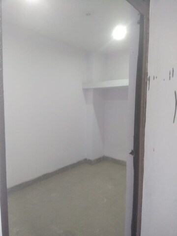 Room in 1 RK Builder Floor at Mukherjee Nagar – for Rent