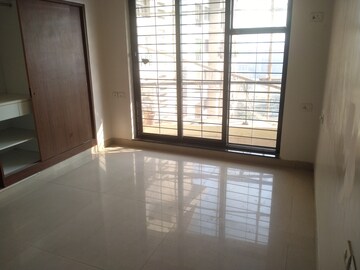 Room in 2 BHK Apartment at K Raheja Interface Heights, Malad West – for Rent