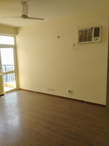 Room in 2 BHK Apartment at Gomti Nagar – for Rent