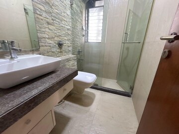 Bathroom in 3 BHK Apartment at Siddhivinayak Horizon, Prabhadevi – for Sale