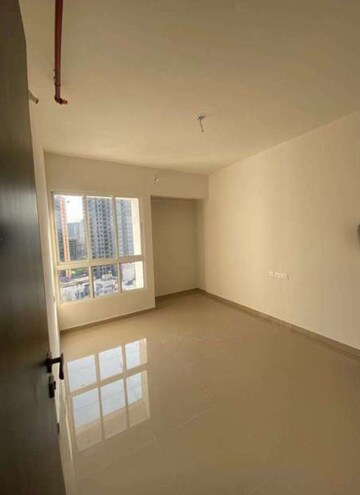 Room in 1 BHK Apartment at Puranik Hometown, Ghodbunder Road – for Rent
