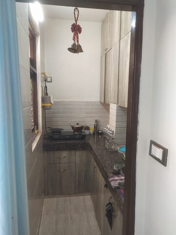 Bathroom in 1 BHK Builder Floor at Rohini Sector 16 – for Rent