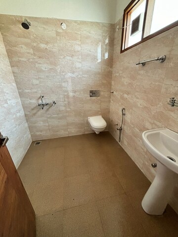 Bathroom in 1.5 BHK Independent House at Sector 16 – for Rent