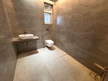 Bathroom in 4 BHK Apartment at Lodha Grandeur, Prabhadevi – for Sale