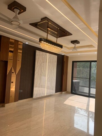 Kitchen in 4 BHK Builder Floor at SS Mayfield Gardens, Sector 51 – for Sale