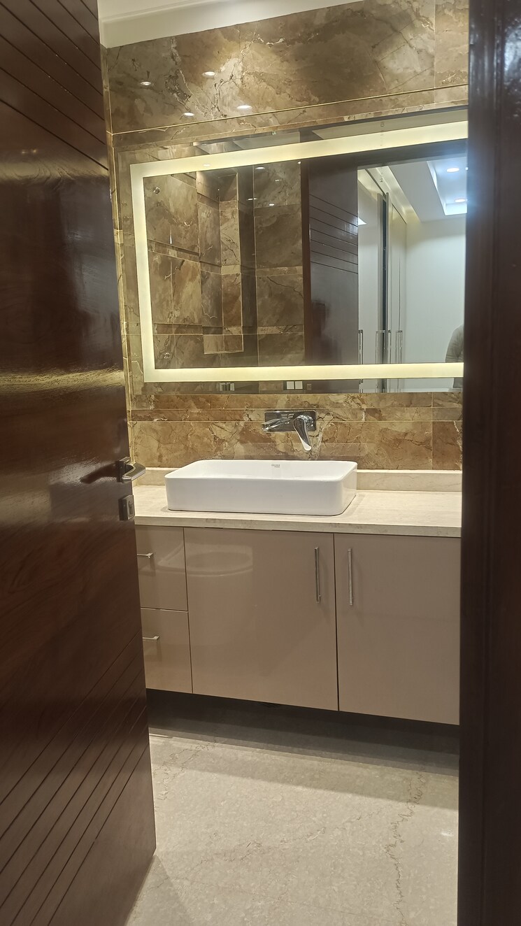 Bathroom, new rajinder nagar 4 Bedroom 2350 Sq.Ft. Builder Floor In New Rajinder Nagar Delhi 8206370