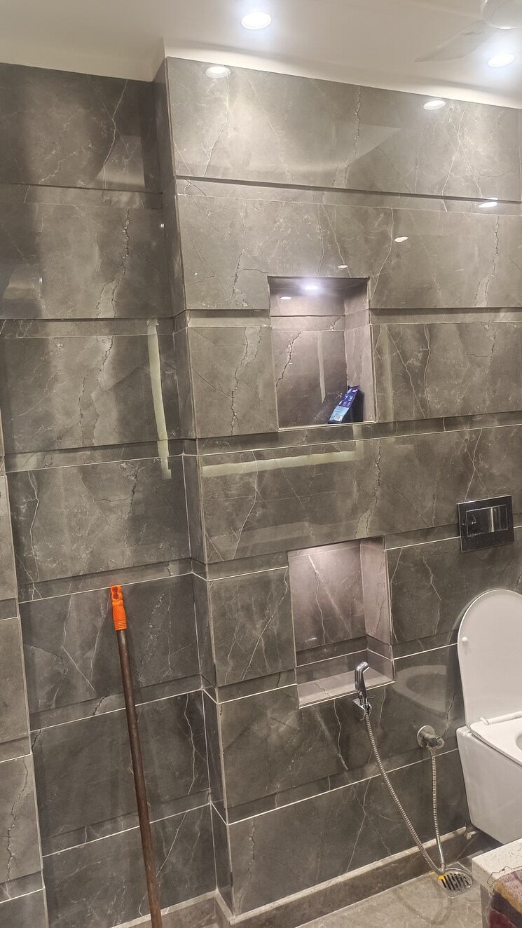 Bathroom, new rajinder nagar 4 Bedroom 2350 Sq.Ft. Builder Floor In New Rajinder Nagar Delhi 8206370