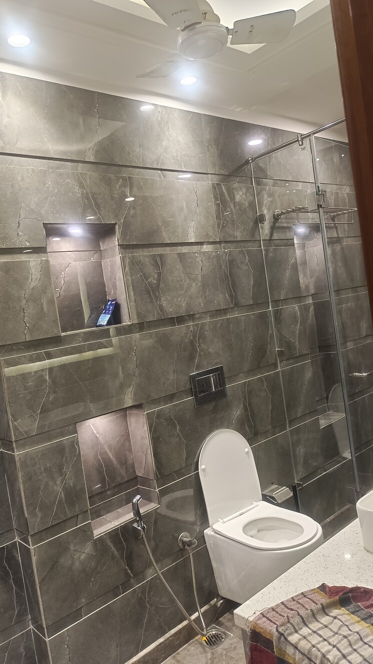 Bathroom, new rajinder nagar 4 Bedroom 2350 Sq.Ft. Builder Floor In New Rajinder Nagar Delhi 8206370