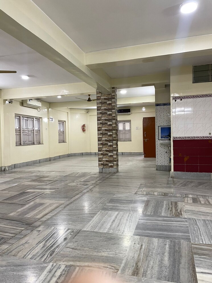  Parking, sudder street Commercial Office Space 3000 Sq.Ft. In Sudder Street Kolkata 8206388