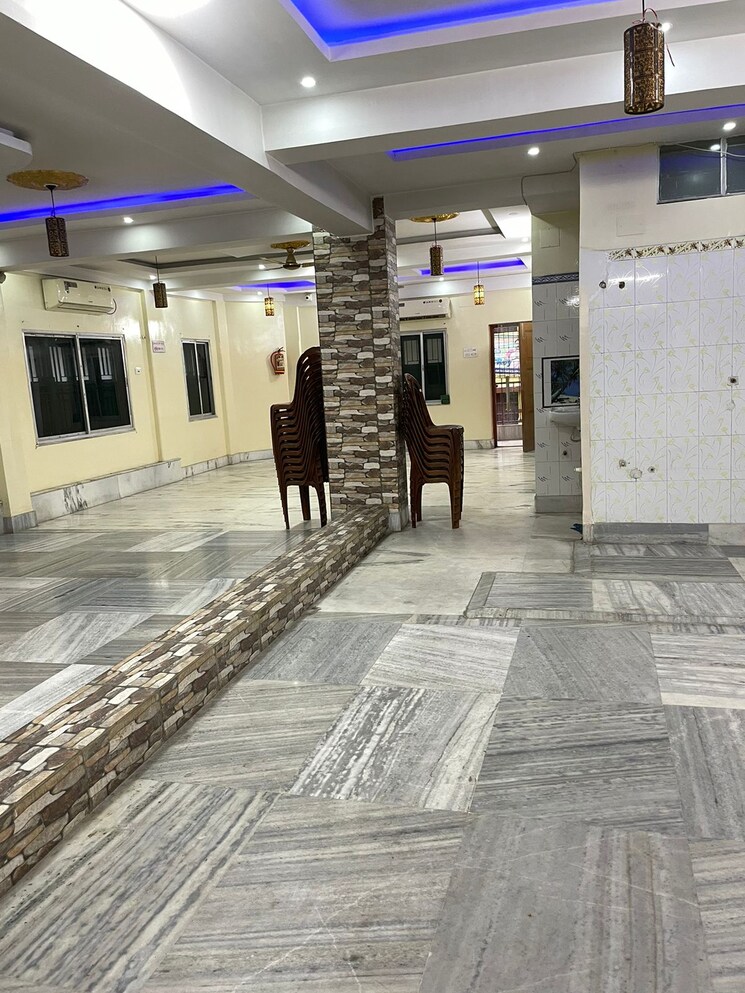  Parking, sudder street Commercial Office Space 3000 Sq.Ft. In Sudder Street Kolkata 8206388