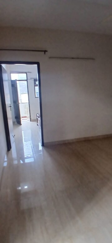 Room in 1 BHK Builder Floor at Sector 46 – for Rent