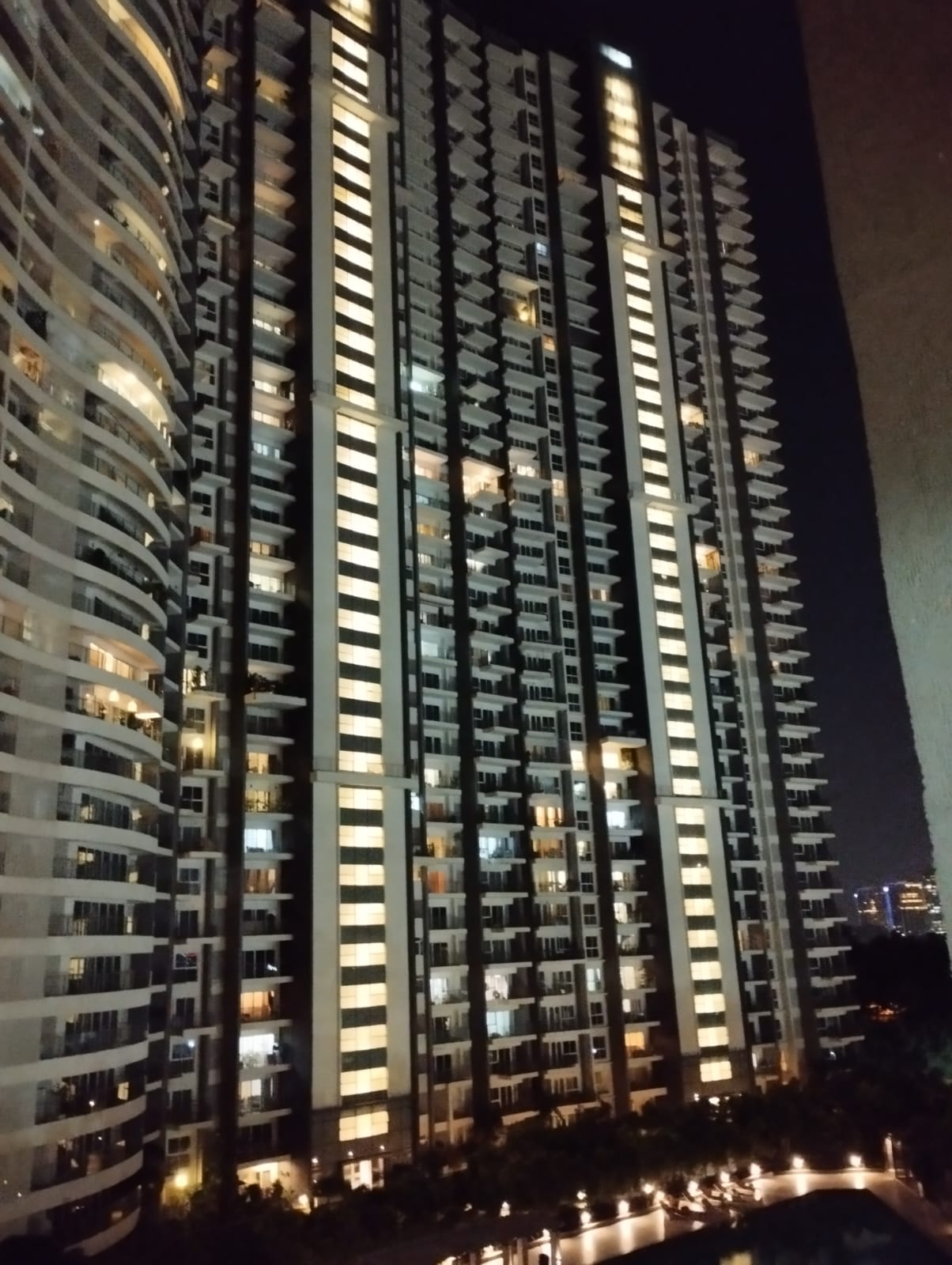 4 BHK + Servant Room Apartment For Sale in SNN Clermont