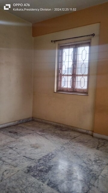Room in 3 BHK Apartment at Elliot Road – for Rent