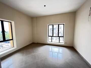 Room in 3 BHK Apartment at Elliot Road – for Rent