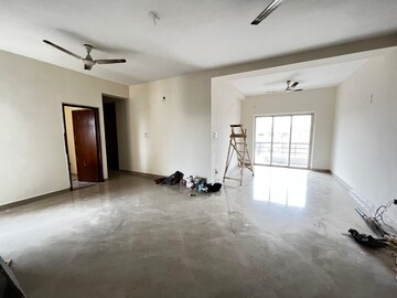 Room in 3 BHK Apartment at Elliot Road – for Rent
