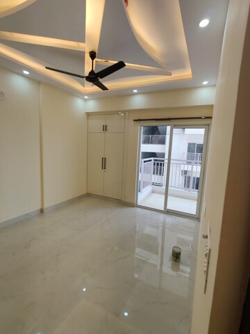 Room in 2 BHK Apartment at VVIP Mangal, Raj Nagar Extension – for Rent