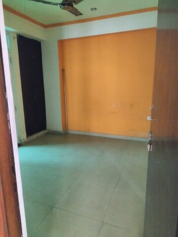 Room in 3 BHK Apartment at Gaurs Global Village, Sain Vihar – for Rent