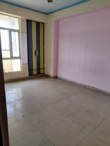 Room in 3 BHK Apartment at Gaurs Global Village, Sain Vihar – for Rent