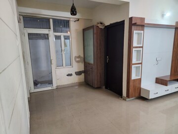 Room in 3 BHK Apartment at Proview Officer City 2, Raj Nagar Extension – for Rent