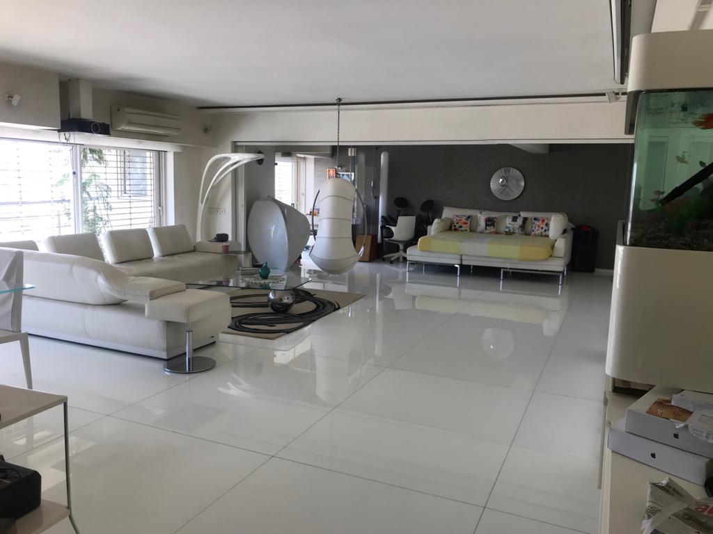 4 BHK Apartment For Sale in Caesar Road, Amboli Filma