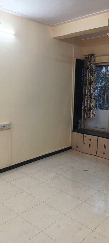 Room in 1 RK Apartment at Vile Parle East – for Rent
