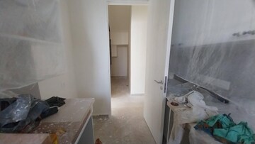 Bathroom in 4 BHK Apartment at Indiabulls Sky Forest, Lower Parel – for Sale