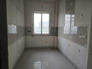 Room in 3 BHK Apartment at Indiabulls Sky Forest, Lower Parel – for Sale