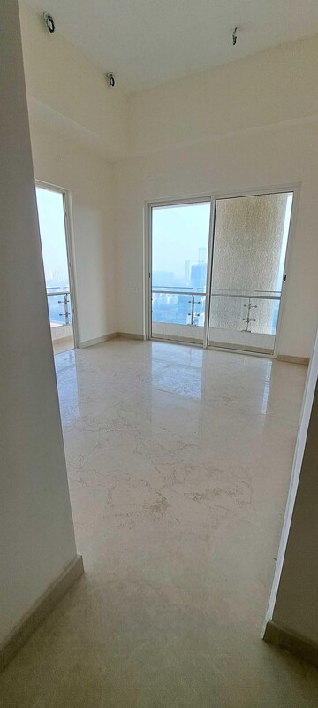 Room in 3 BHK Apartment at Indiabulls Sky Forest, Lower Parel – for Sale