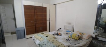 Bedroom in 2 BHK Apartment at Vile Parle West – for Rent
