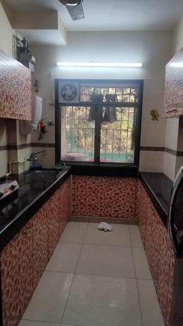 Bedroom in 1 BHK Apartment at Vile Parle West – for Rent