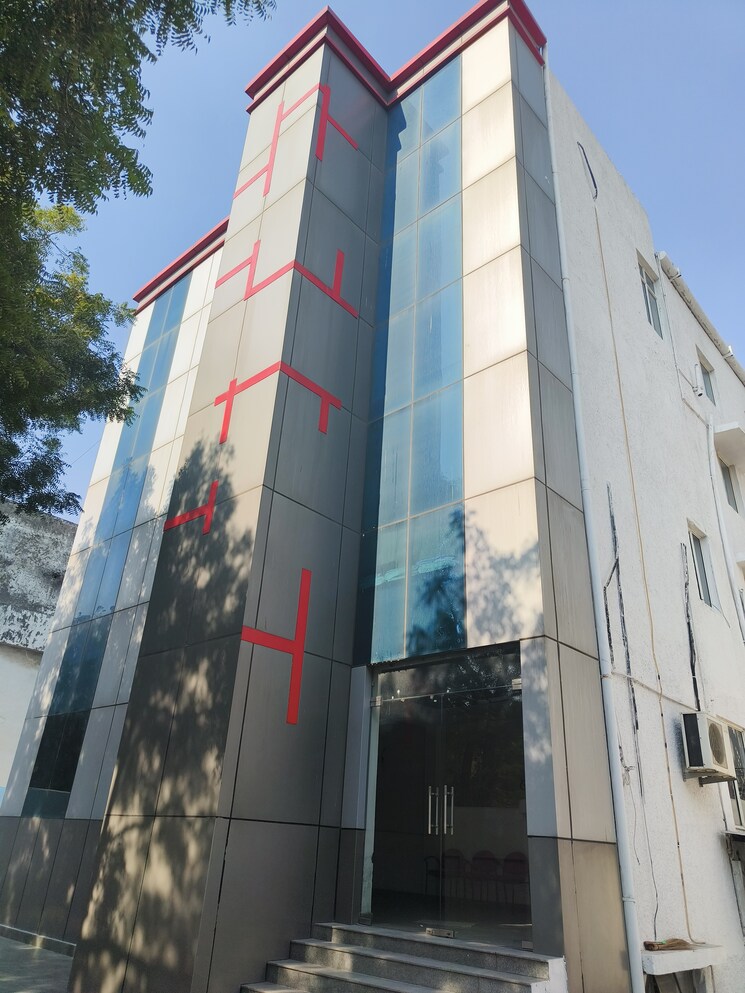 Exterior View, sector 58 Commercial Office Space 800 Sq.Mt. In Sector 58 Noida 8206756
