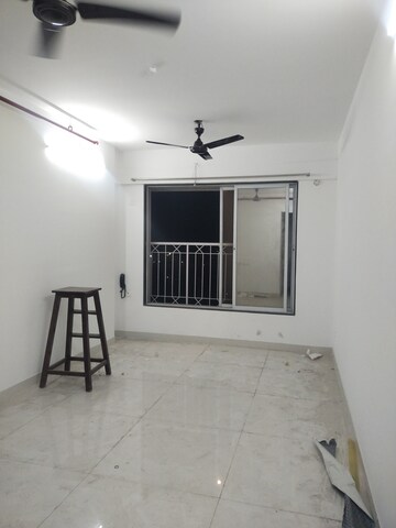 Room in 2 BHK Apartment at Kurla East – for Rent