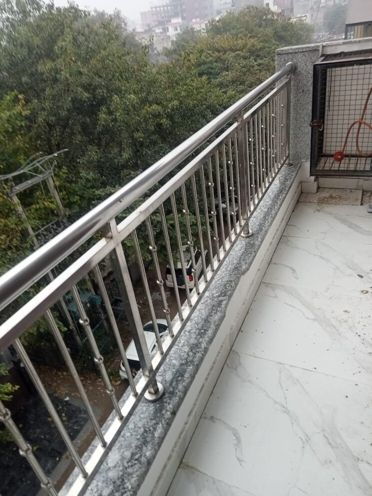 Balcony, sector 40 1 Bedroom 750 Sq.Ft. Builder Floor In Sector 40 Gurgaon 8206783