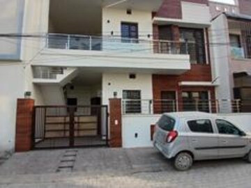 3 BHK Builder Floor For Rent in Gomti Nagar
