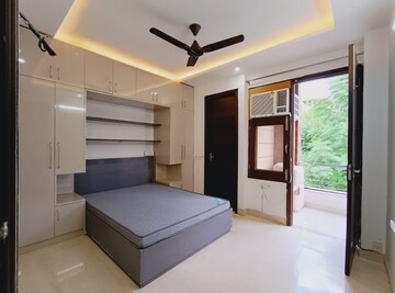 Room in 2 BHK Builder Floor at Sector 45 – for Rent