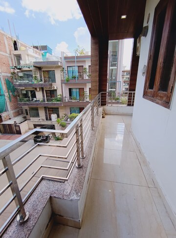 Balcony in 2 BHK Builder Floor at Sector 45 – for Rent