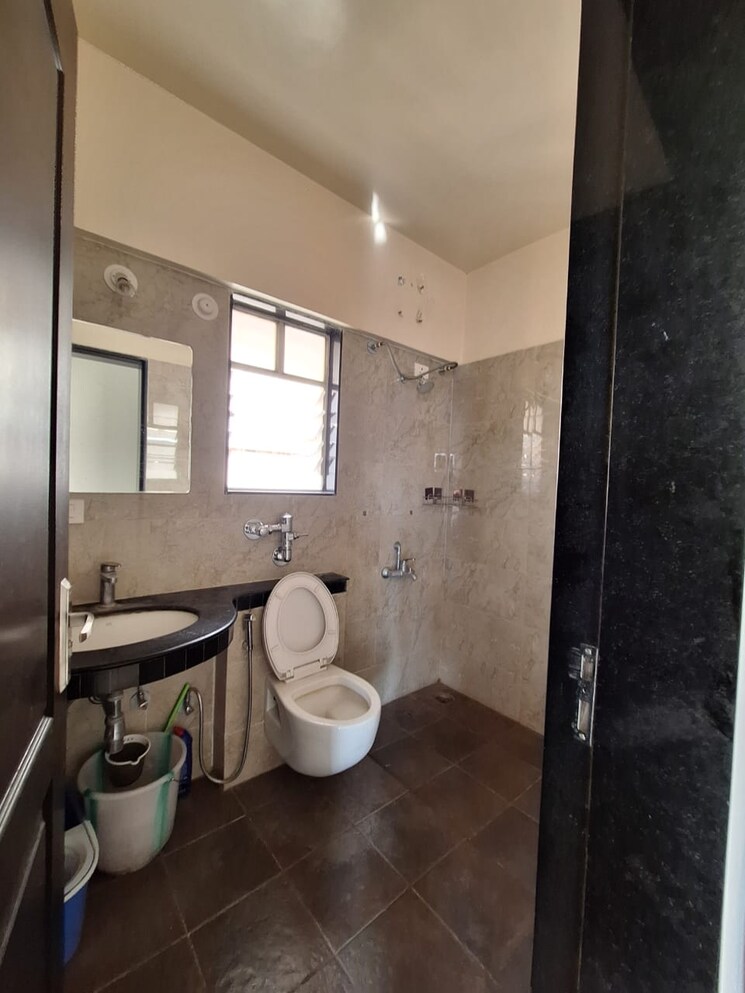 Bathroom, goel-ganga-hamlet 1 Bedroom 600 Sq.Ft. Apartment In Viman Nagar Pune 8206833