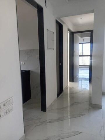 Room in 2 BHK Apartment at Dev Leo Tower, Oshiwara – for Rent