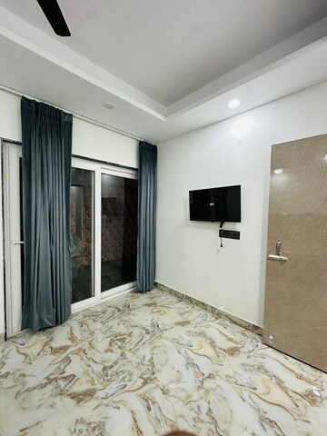 Room in 1 BHK Builder Floor at Sector 40 – for Rent