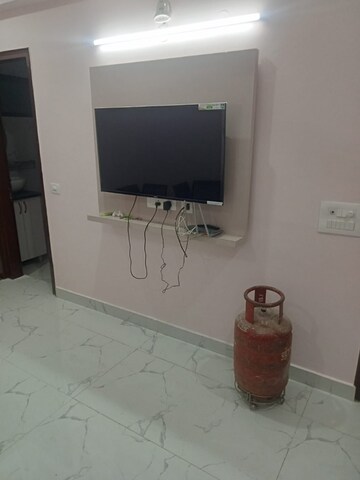 Master Bedroom in 2 BHK Builder Floor at Sector 30 – for Rent