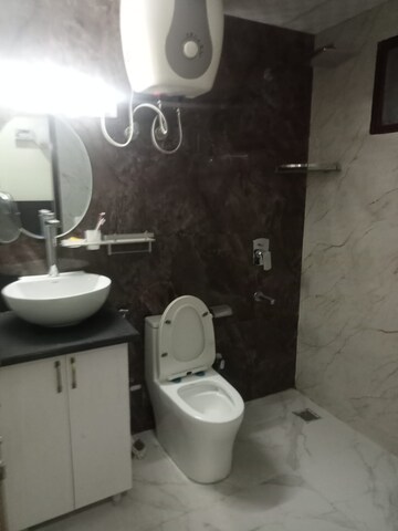 Bathroom in 2 BHK Builder Floor at Sector 30 – for Rent