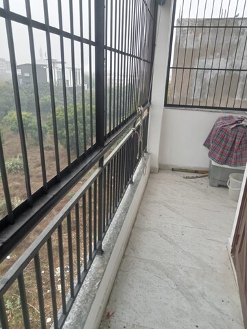 Balcony in 2 BHK Builder Floor at Sector 30 – for Rent