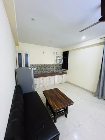 Master Bedroom in 1 BHK Builder Floor at Sector 40 – for Rent