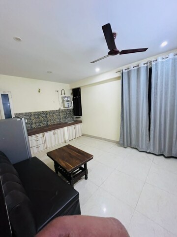 Living Room in 1 BHK Builder Floor at Sector 40 – for Rent