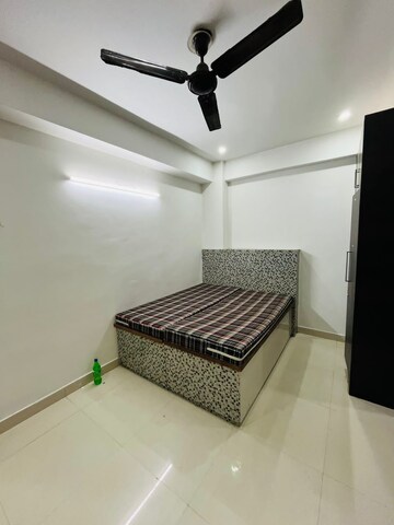 Bedroom in 1 BHK Builder Floor at Sector 40 – for Rent