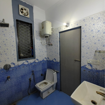 Attached Bathroom in 2 BHK Builder Floor at Saket – for Rent