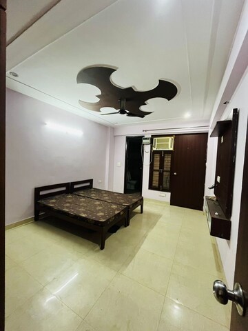 Master Bedroom in 2 BHK Builder Floor at Sector 52 – for Rent