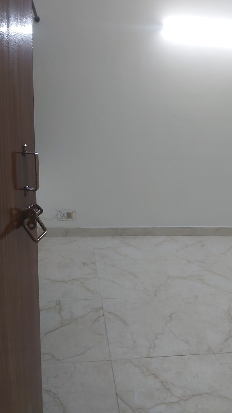 Room, mayur vihar 2.5 Bedroom 850 Sq.Ft. Apartment In Mayur Vihar Delhi 8206919