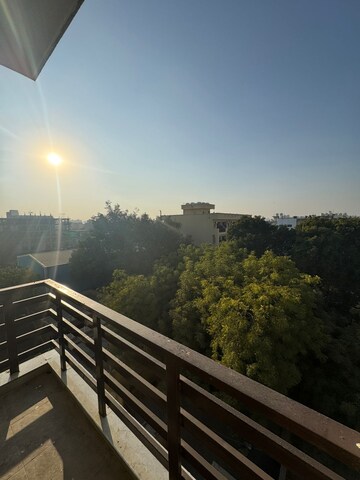 1 RK Builder Floor For Rent in Sector 52