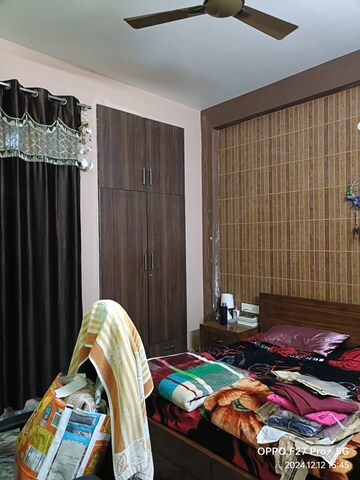 Bedroom in 2 BHK Builder Floor at Sector 52 – for Rent